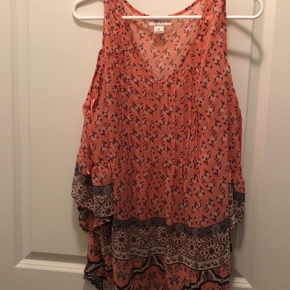 Plus Size Spring Blouse - Picture 4 of 5
